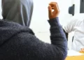ممرض يخنق حتى الإغماء بإنزكان.. والنقابة تدق ناقوس الخطر