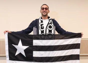 زياش يصل البرازيل تمهيدا لبدء مغامرته الجديدة مع بوتافوغو