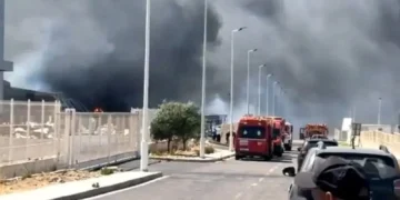 استقرار الوضع بإقليم الفحص أنجرة بعد السيطرة على الحريق بالمنطقة الصناعية